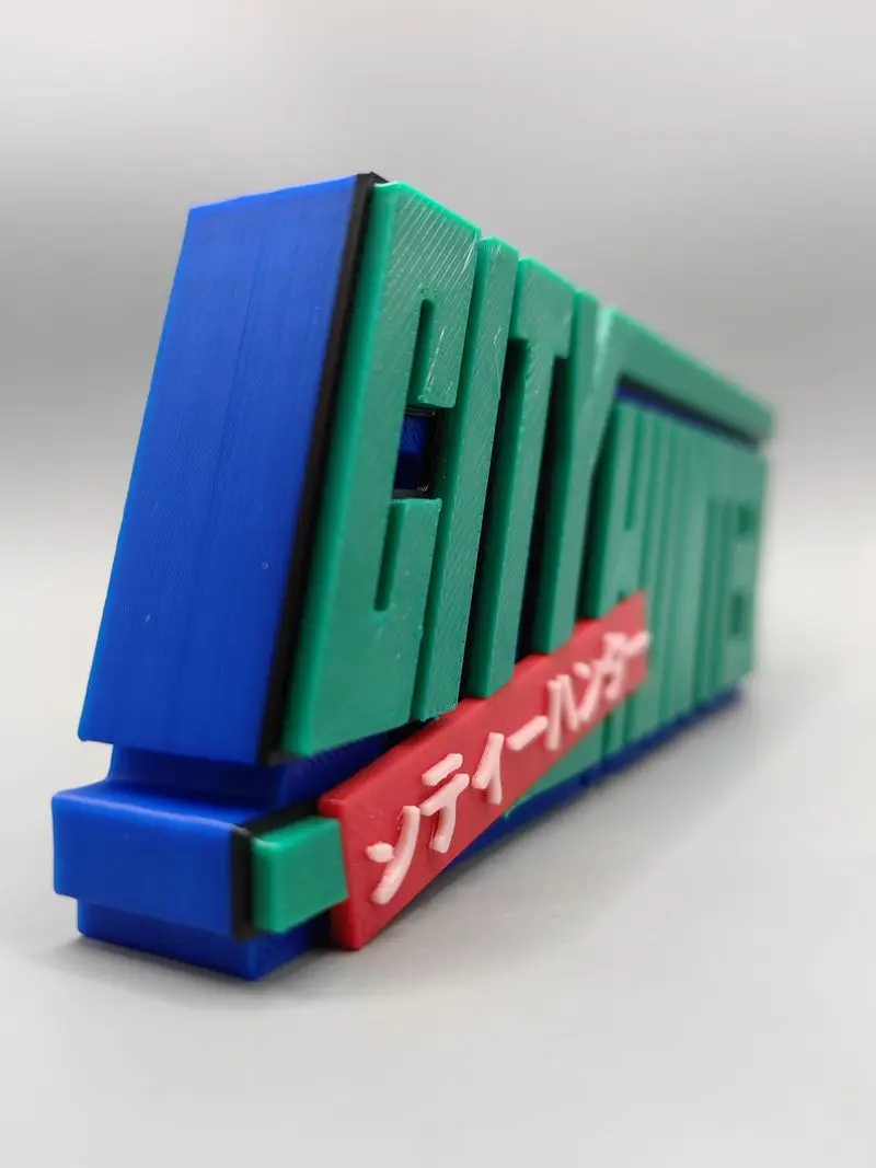 ป้ายโลโก้ 3 มิติ แบบพิมพ์ สำหรับโมเดลตัวละครอนิเมะ City Hunter ซึ่งเป็นตัวละครของ Saeba Ryo ใช้สำหรับตั้งโชว์ คอสเพลย์ นิทรรศการ ของสะสม และของเล่น