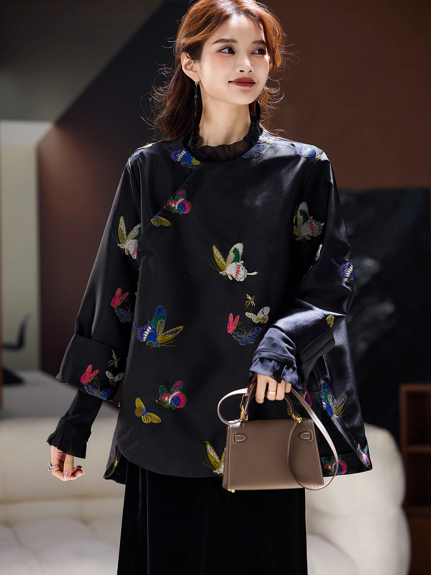 

Новая модная женская блузка из вышитого шелкового атласа Bla, зима 2025, большие размеры, в китайском стиле, приятная к телу, дышащая