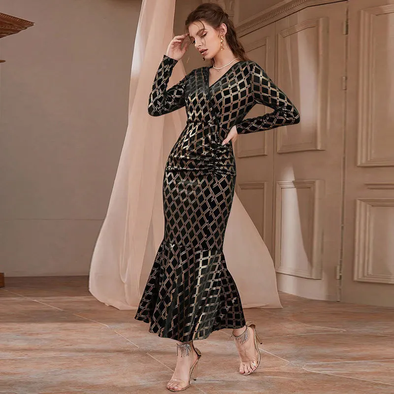 

Black banquet host European and American slim-fit bronzing evening dress fishtail dress new simple temperament high-end women's