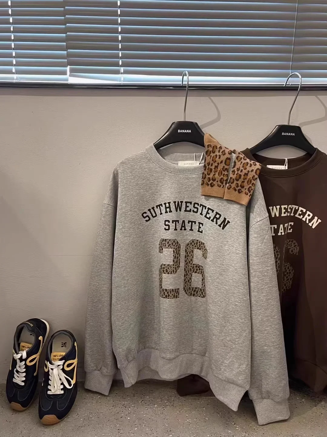 

Large Size 300 Pou Autumn New American Sle Loose All-Match Cool Leopard Print Letter Print round Ne Long Sve Sweats...