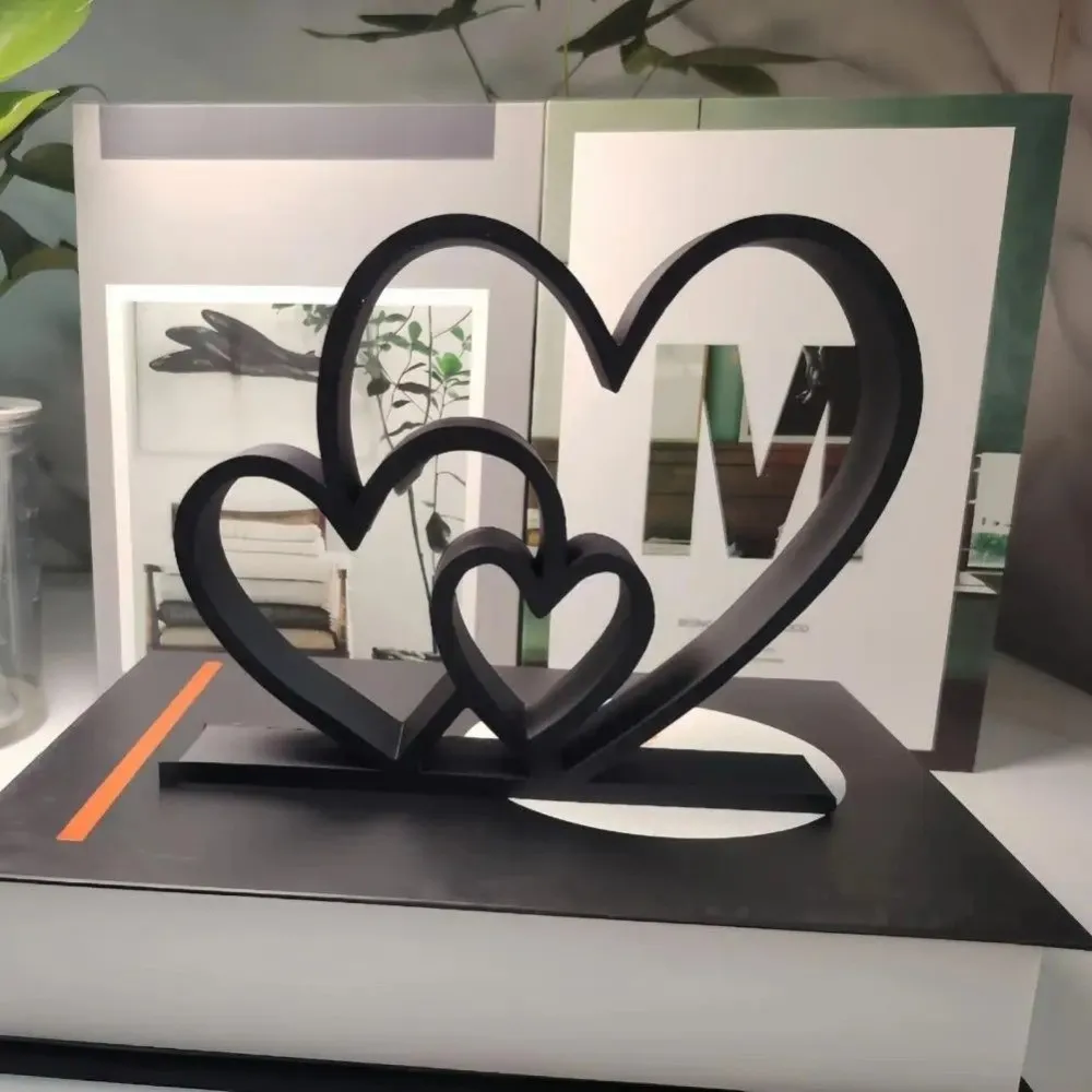 3D-Gedruckte Herz-zu-Herz-Statue Minimalistische Herzförmige Skulptur aus Kunststoff mit Glatter Oberfläche Romantische Liebesherz-Figur