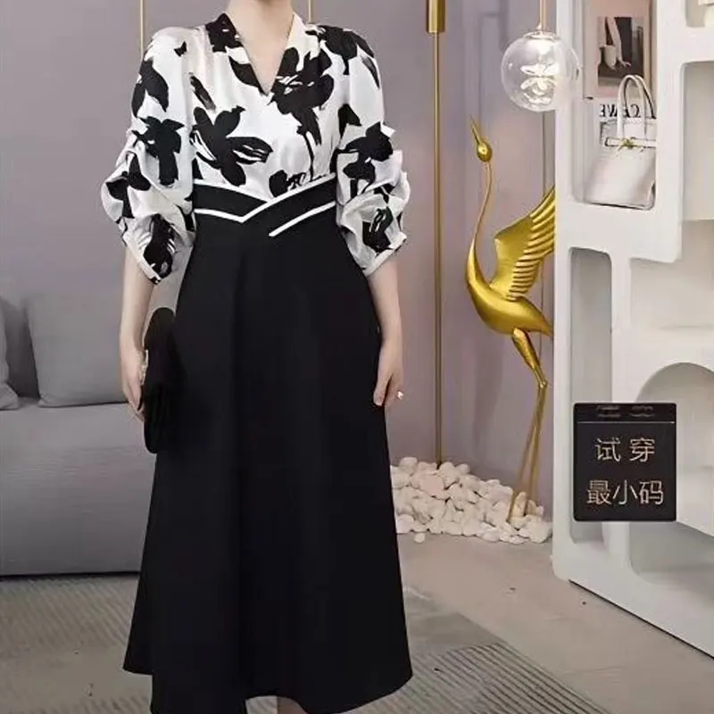 Elegant V-Neck Patchwork Midi Dress Female Clothing Commute 3/4 Sleeve Folds Spring Summer New French Style A-Line Waist Dresses