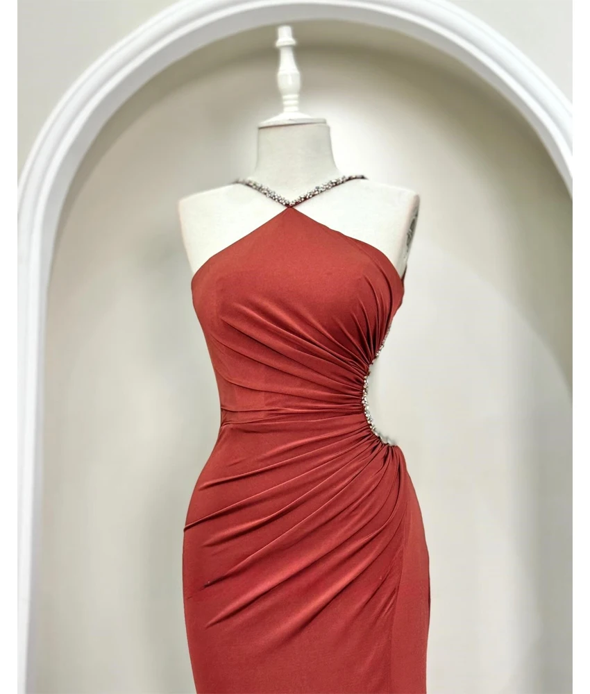 Maßgeschneidertes sexy Jersey-Meerjungfrau-Kristall-Abendkleid, Temperament, ärmellos, Neckholder, bodenlang, Promi-Kleider nach Maß