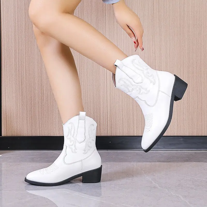 Botines Women Boots New Winter Boots Western Cowboy Boot Pointed Embroidered Knight Boot Retro High Heels Allmatch Ankle Botas부츠