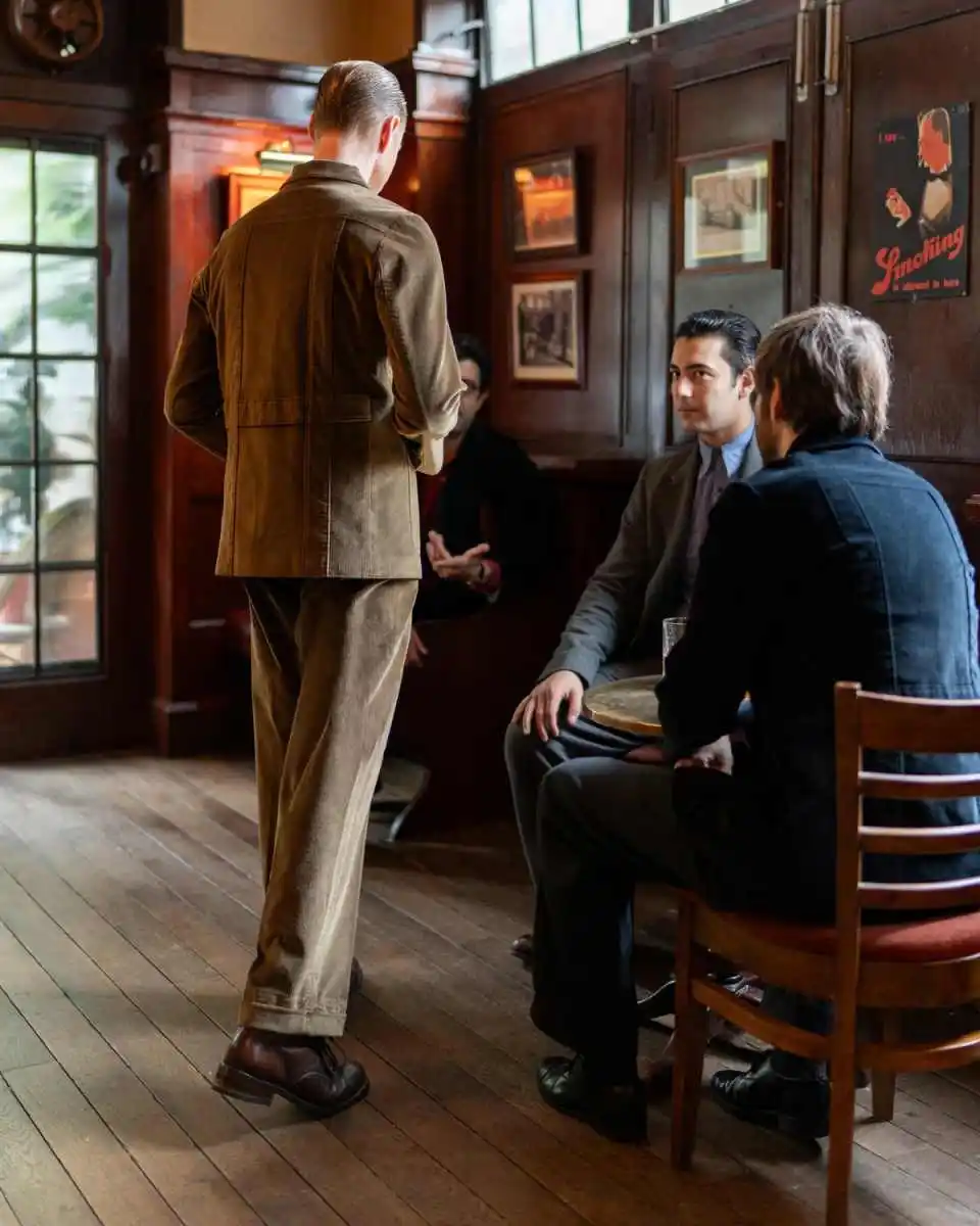 Winter Wedding Men Suit Business Wear Tailor-Made Gentleman Tuxedo 2 Pieces Coat Pants Party Singer Groom Suits Size Customized