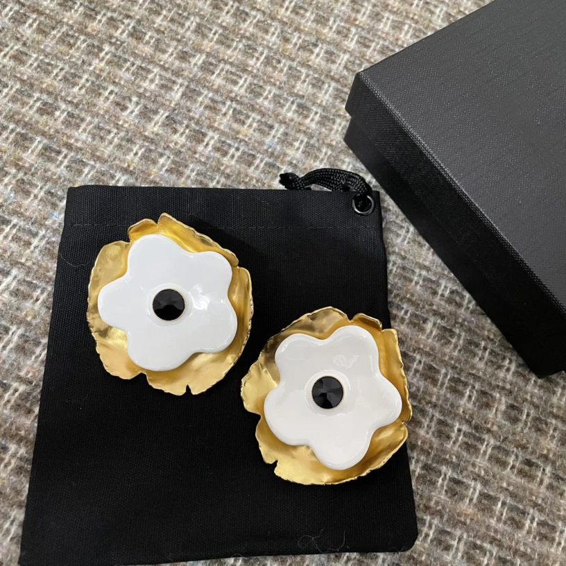 

Fashion Large Flower Top Quality Earrings Luxury Ear Clip Women Designer Model Party Jewelry Accessories Trend