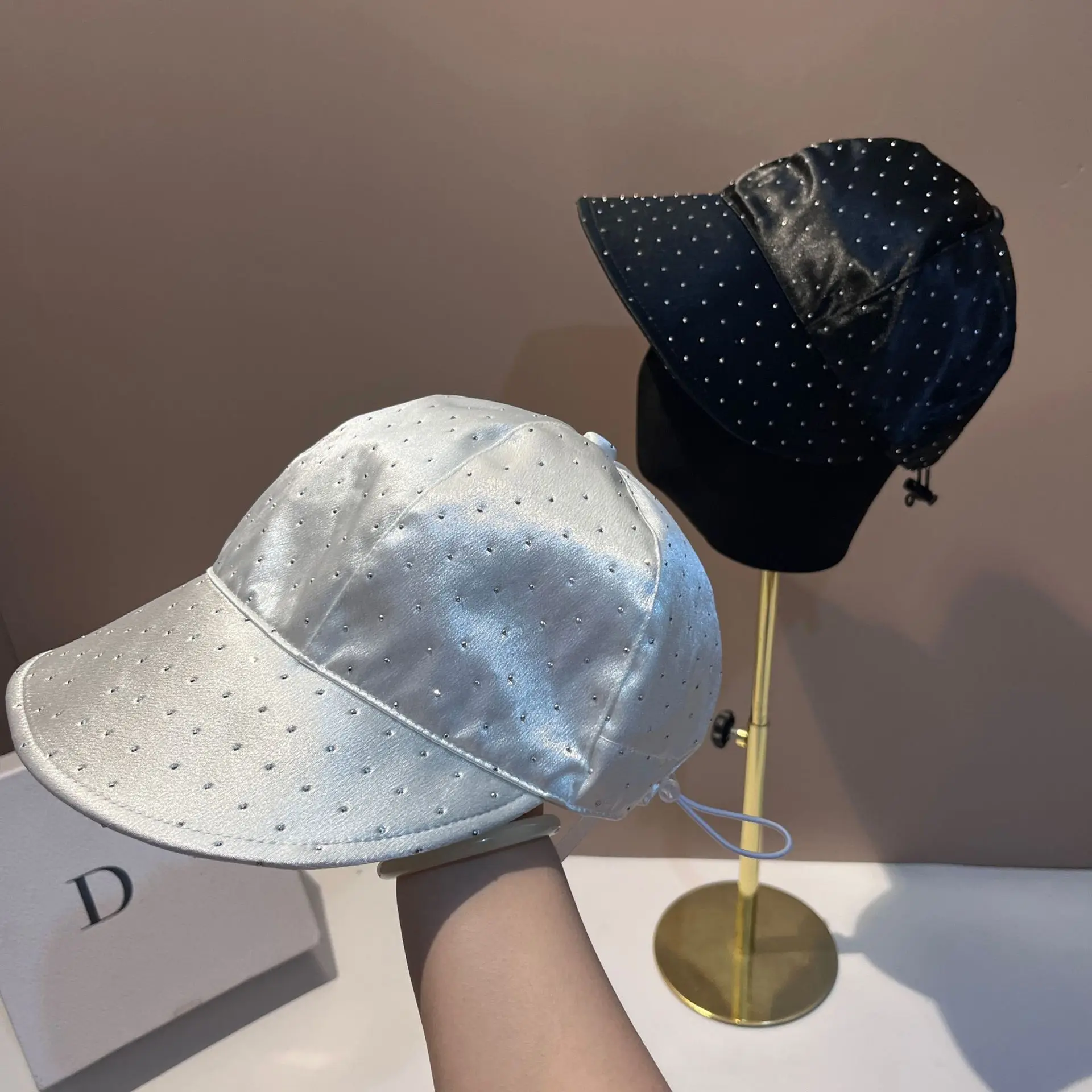 

2025Summer Must - Have! Big Brim Face - Covering Age - Reducing Diamond Baseball Cap for Women - Ideal for Outdoor Beach Shading