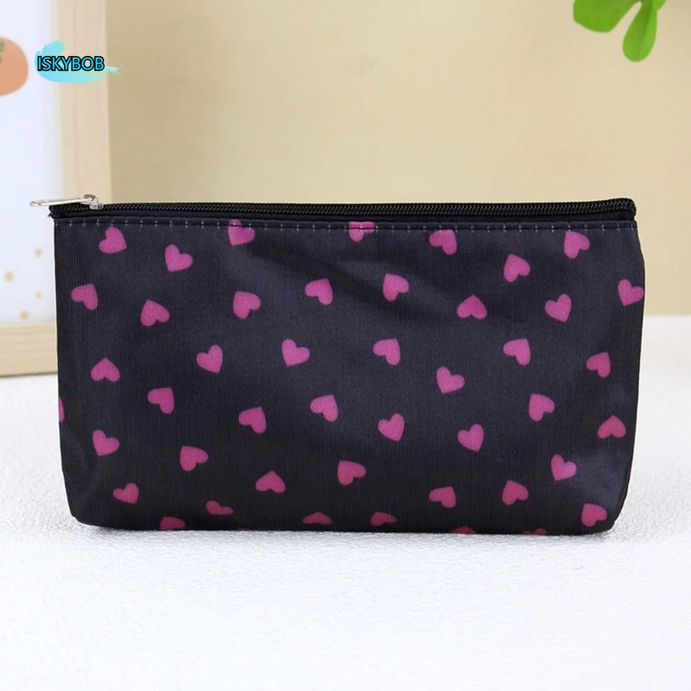 

Косметичка с узором в виде сердечек, большая вместительная сумка для хранения косметики, модный дизайн, экономия места, профессиональная.