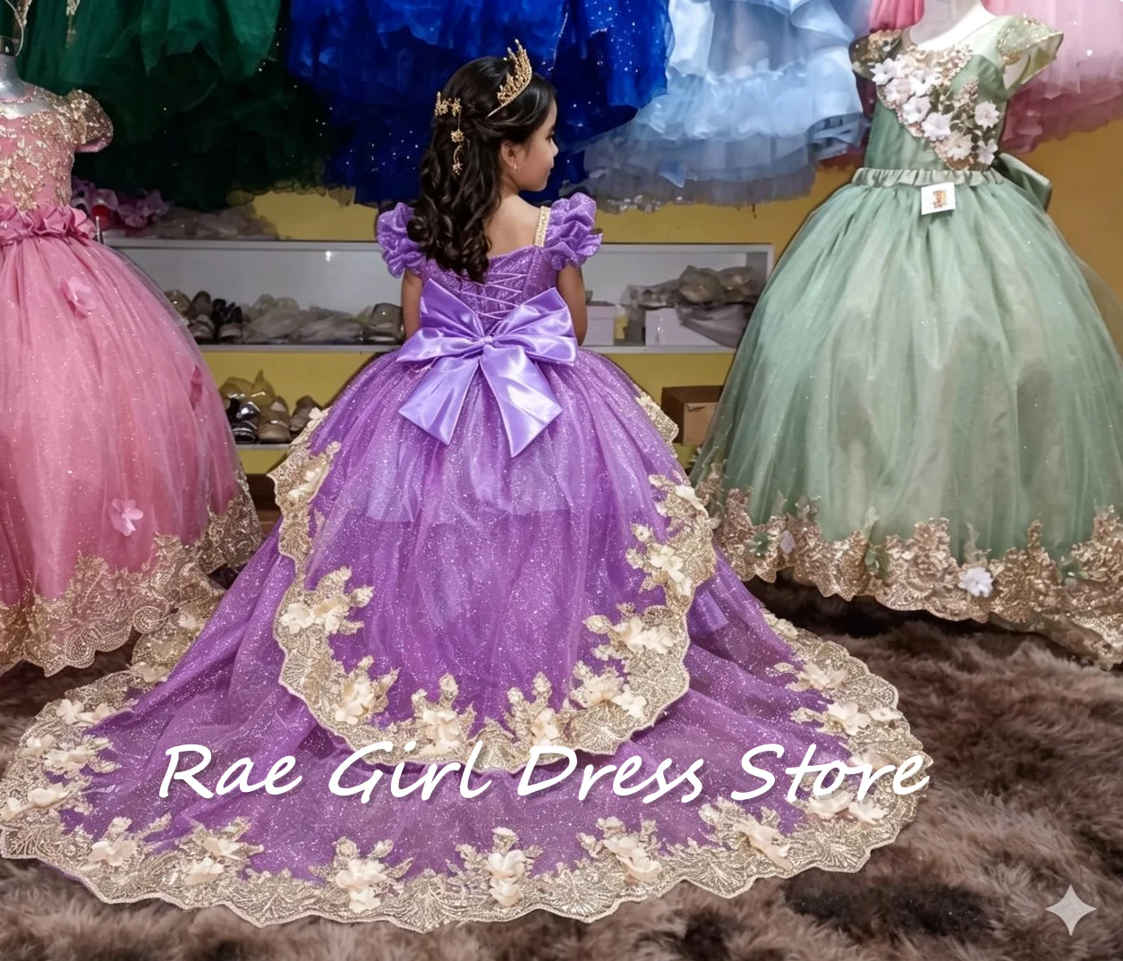 abito-da-damigella-in-tulle-viola-con-glitter-spalle-scoperte-maniche-corte-ricamo-floreale-in-pizzo-dorato-abito-da-ballo-per-quinceanera-personalizzabile