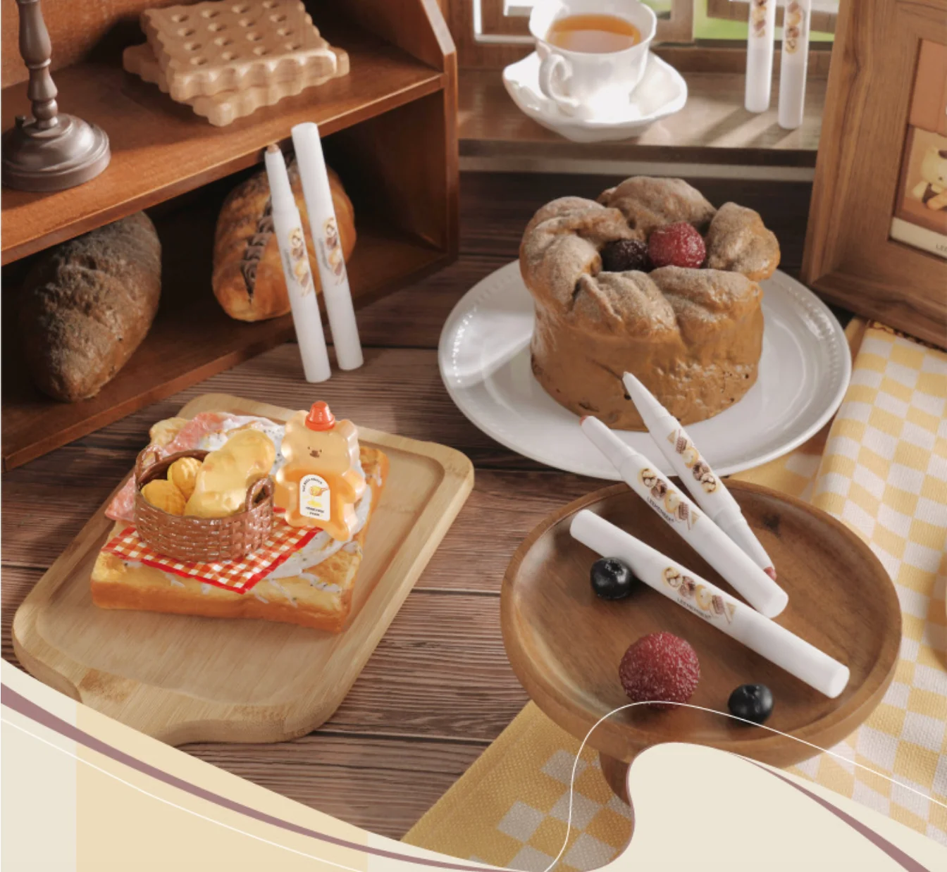 LEEMEMBER Lip Liner Bear Bakery Collection Kredka do ust Naturalne krycie i zmiana koloru ust Dwustronny makijaż ust