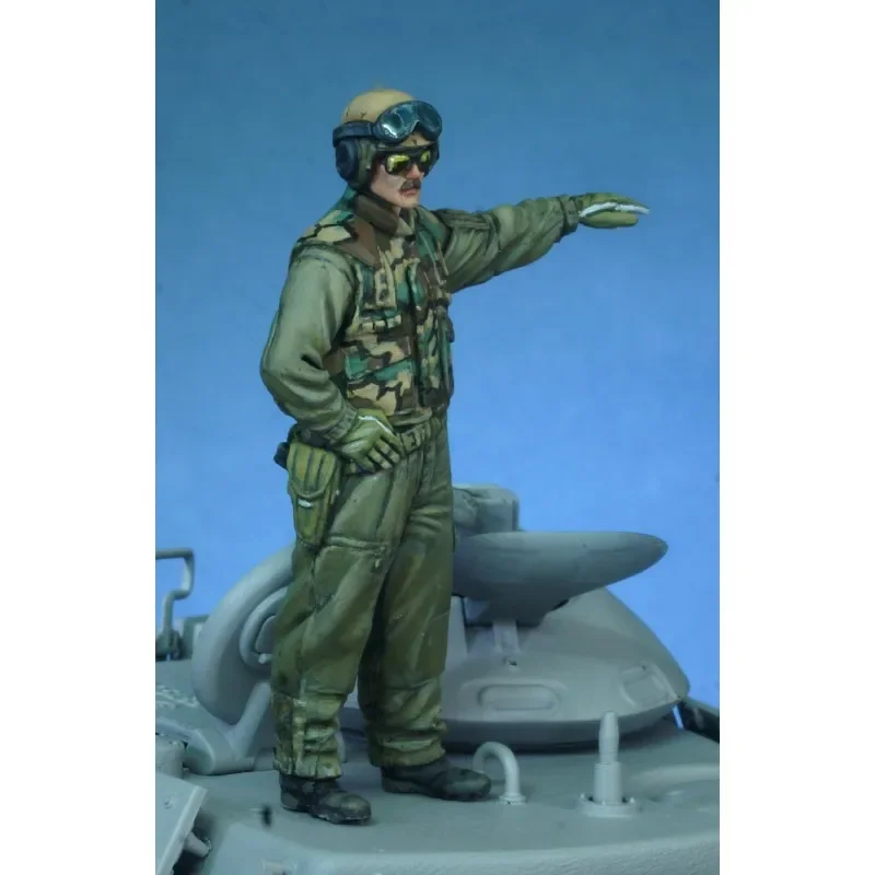 1/35 Scale Die Cast Resin Figures Model Kits Mr. Charlie (USMC tanker) Military Hobby Miniatures Unassambled and Unpainted