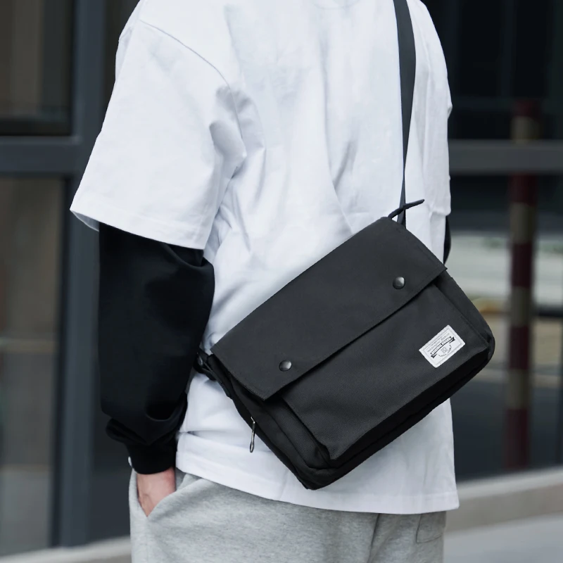 حقيبة كتف كاجوال للرجال على الموضة مقاومة للرذاذ من النايلون، حقيبة كروس عصرية للرجال، حقيبة سفر قصيرة للمراهقين