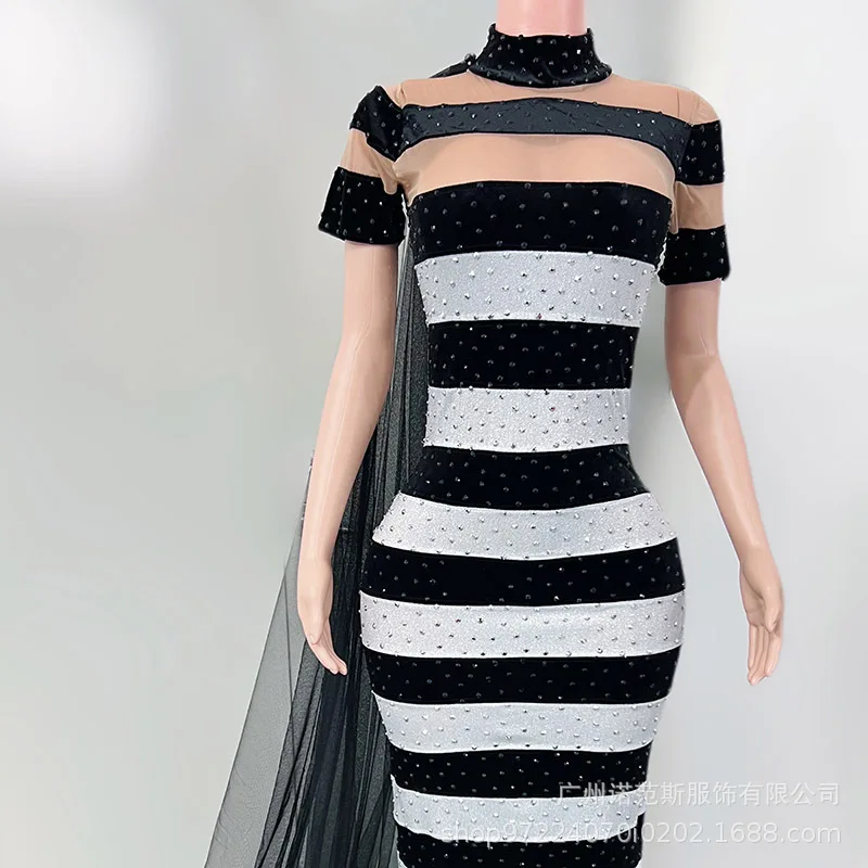 2026 Niche Contrasterende strepen Veelzijdige herfst minimalistische lange jurk Muziekfestival Zanger Prestatiekleding Feestclubjurk