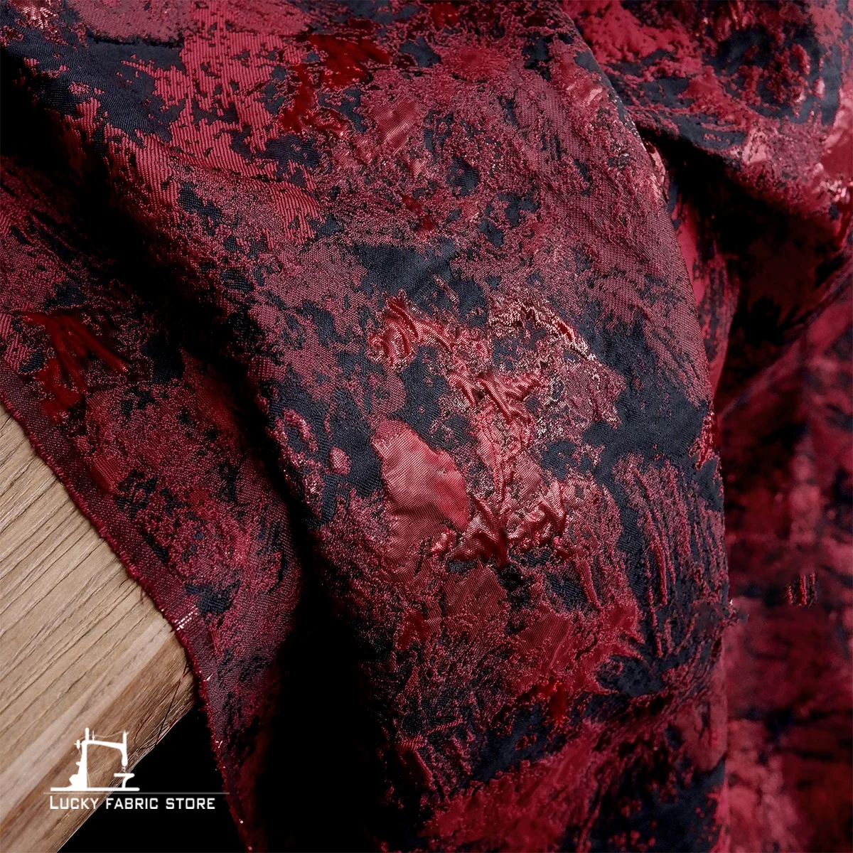 

Красный вулканический камень, рельефный риф, трехмерное зерно камня, жаккардовая текстура, ткань, ткань для одежды, дизайнерская ткань своими руками