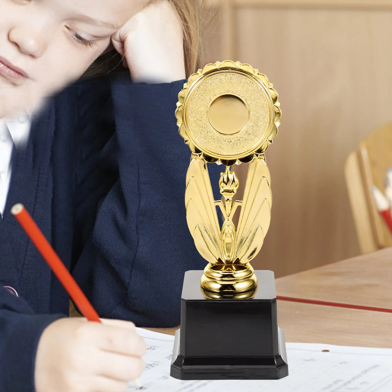 

Creative Shaped Trophy Decor Celebration Competition Winner Award Party Favor Bright Color Student Appreciation Gift