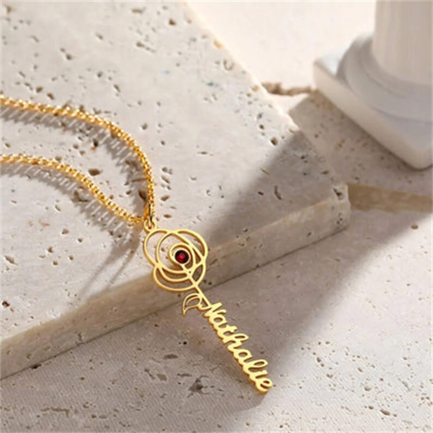 

Flower Vertical Pendant With Birthstone Personalized Custom Gold Plated Name Necklace Mother's Day Fashion Necklace for Mom Gift