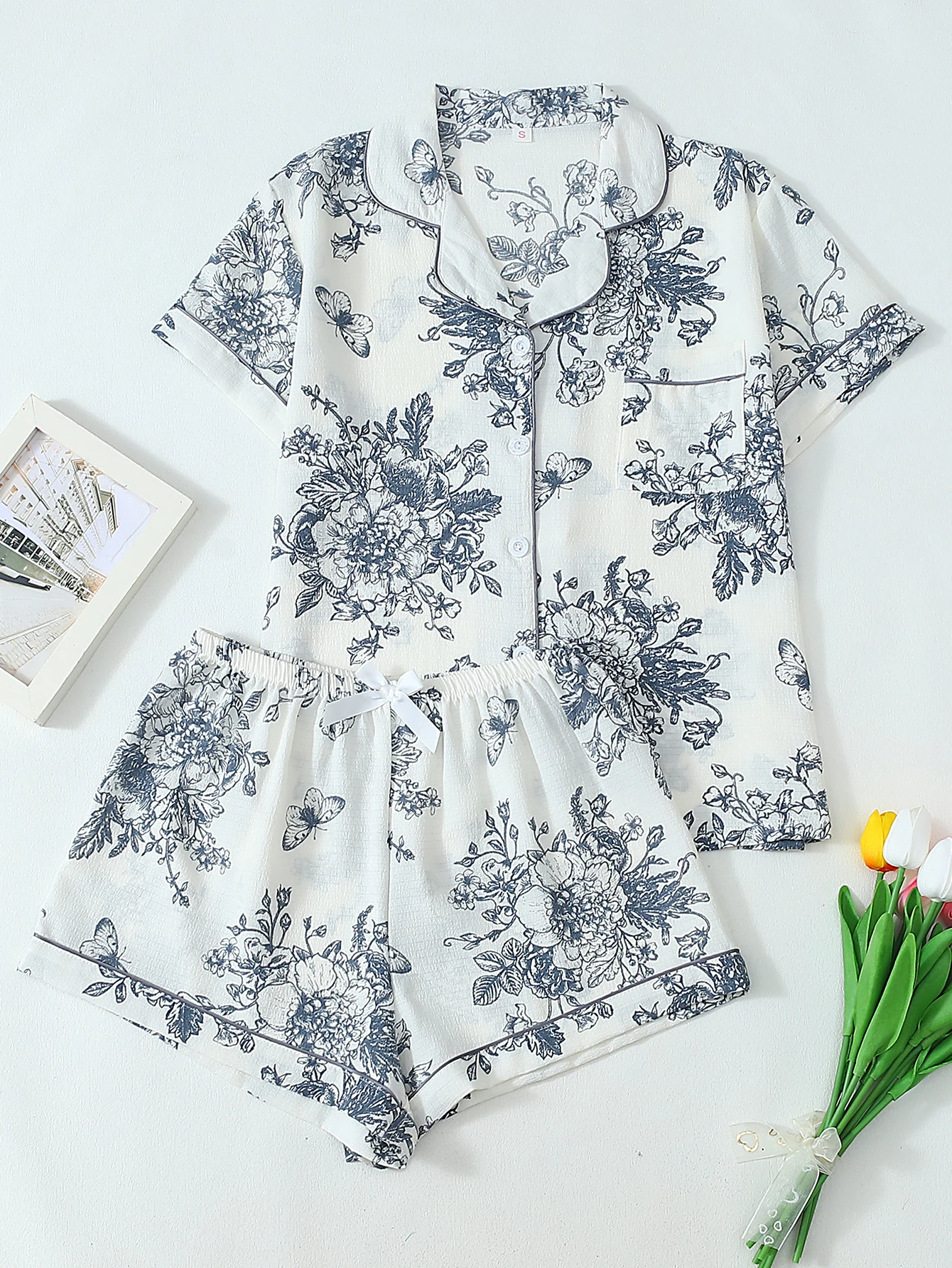 Two-Piece Comfortable Floral Print Lapel Button Short-Sleeve Top with Pockets and Bow Shorts Spring/Summer Women's Pajamas Loungewear Set Suitable for Home Use