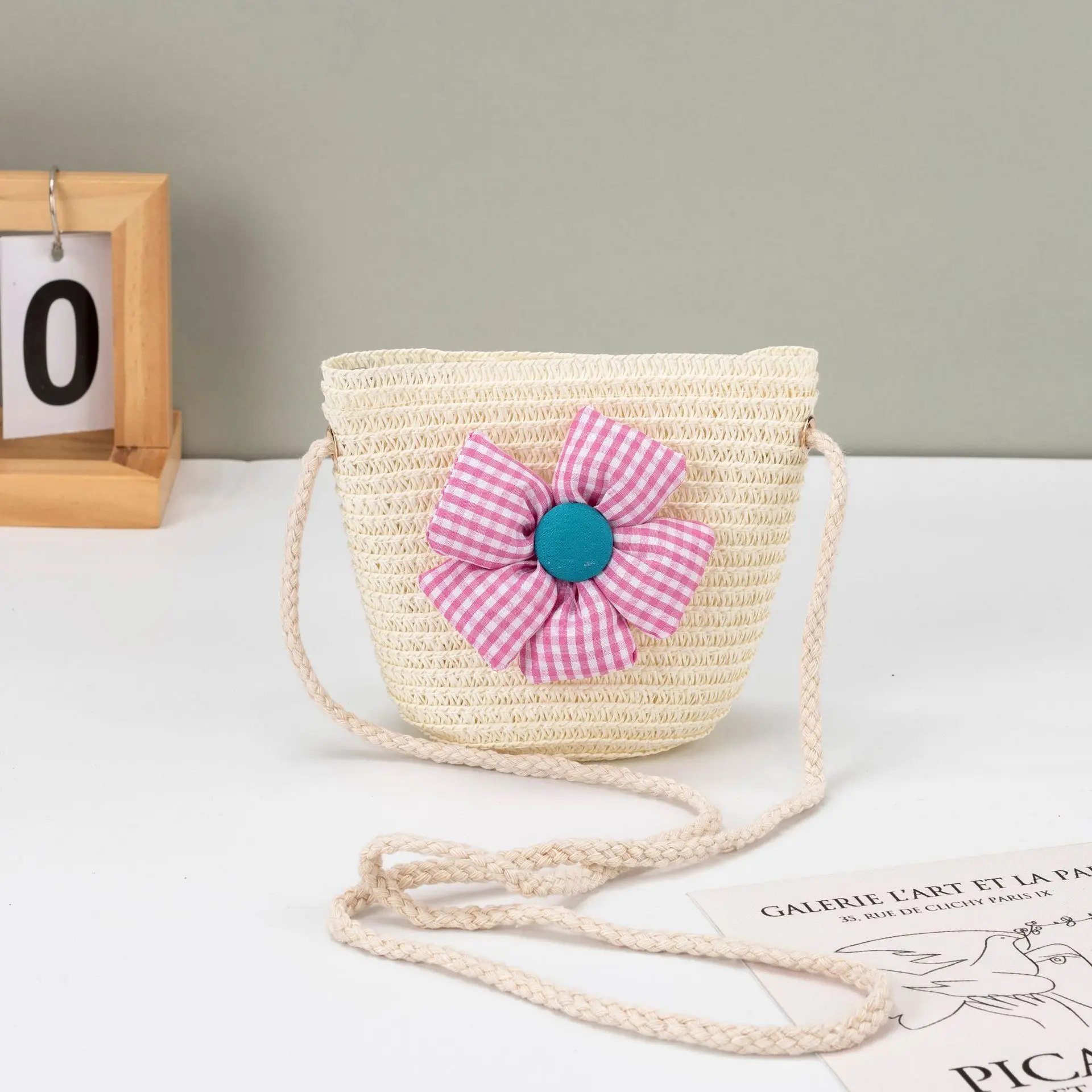 Bolso de mano de paja para niños, bolsos de hombro de tejido para niños, bolso cruzado de flores de moda de verano para niñas, hecho de Natural