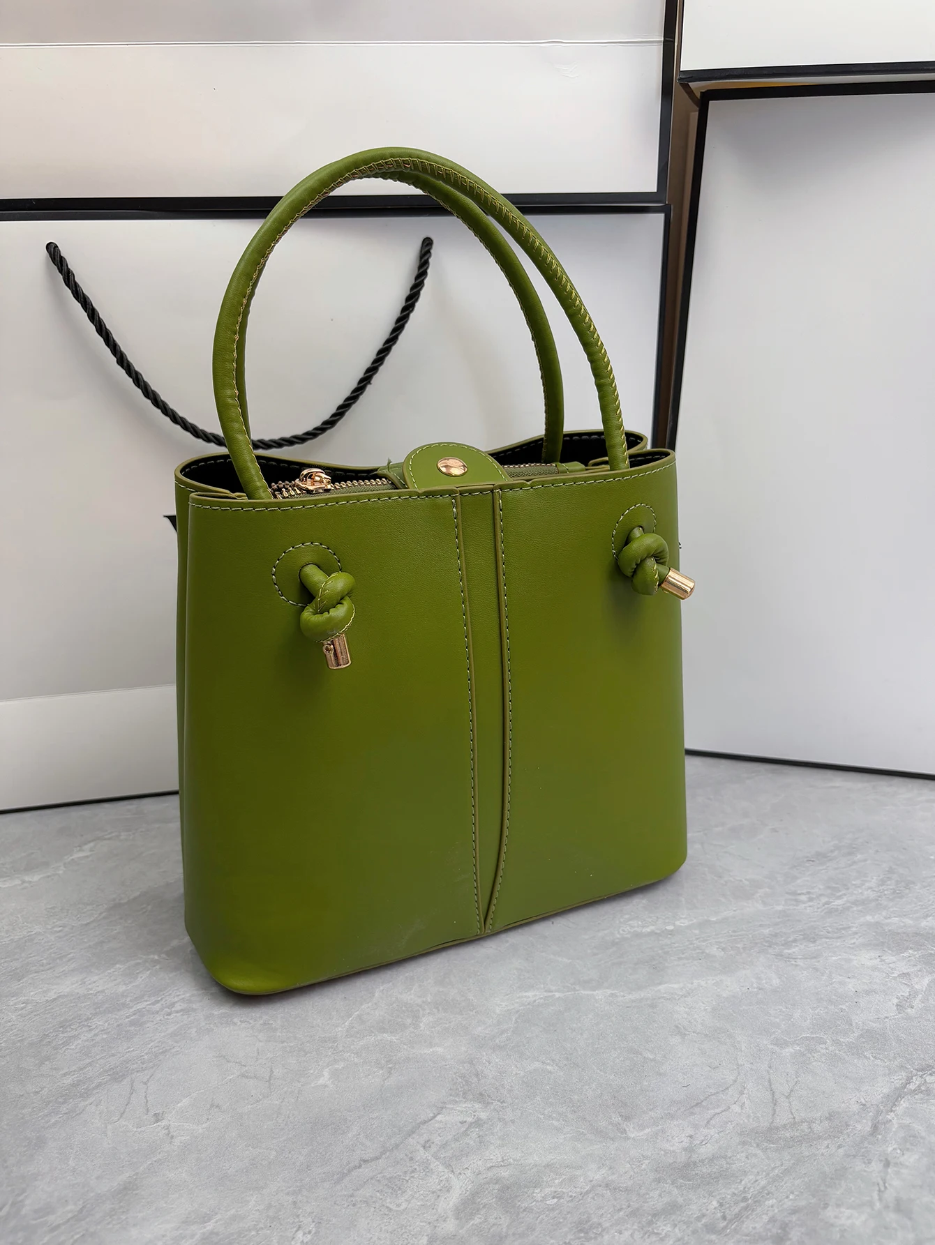 

2025 Early Autumn New Green Style Portable Bucket Bag Women's Fashion Easiest for Match High-Quality Shoulder Bag Crossbody Bag