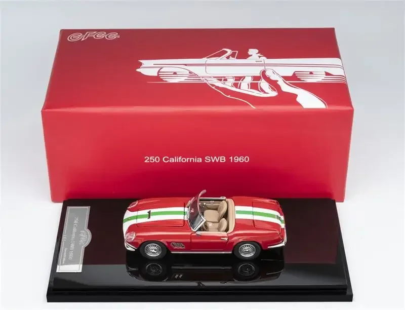 

Литая под давлением модель автомобиля GFCC 1:64 250 California SWB 1960, Италия в полоску