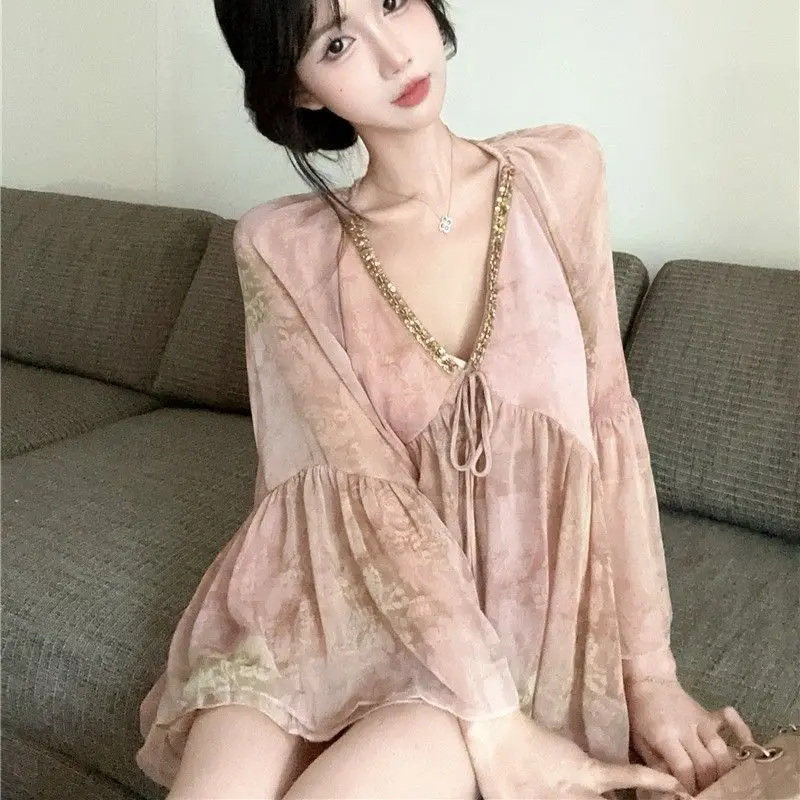 

Gentle V-Neck Floral Chiffon Blouse for Women Summer Atmosphere Korean Style Noble Vintage Cold Fairy Top