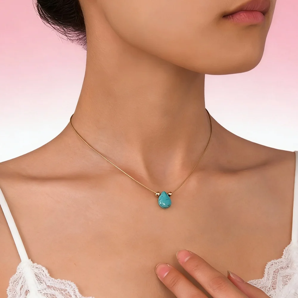 Personalized And Fashionable Teardrop Shaped Turquoise Pendant Necklace For Women's Daily Dates Wearing Collarbone Chain