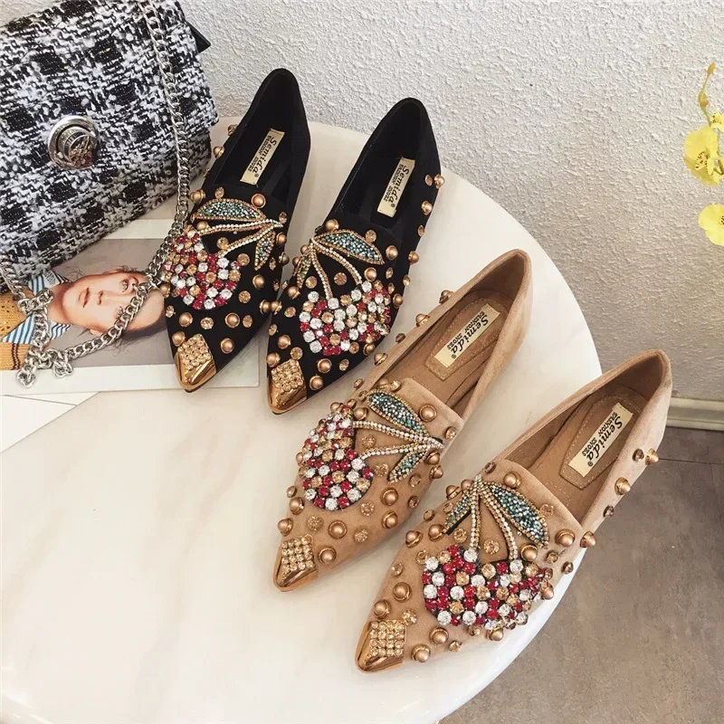 New 2024 Pointed Toe Women Flat Rhinestones Loafers Autumn Rivets Classic Ladie Flats Shoes Women's Ballet Flats Soft Boat Shoes