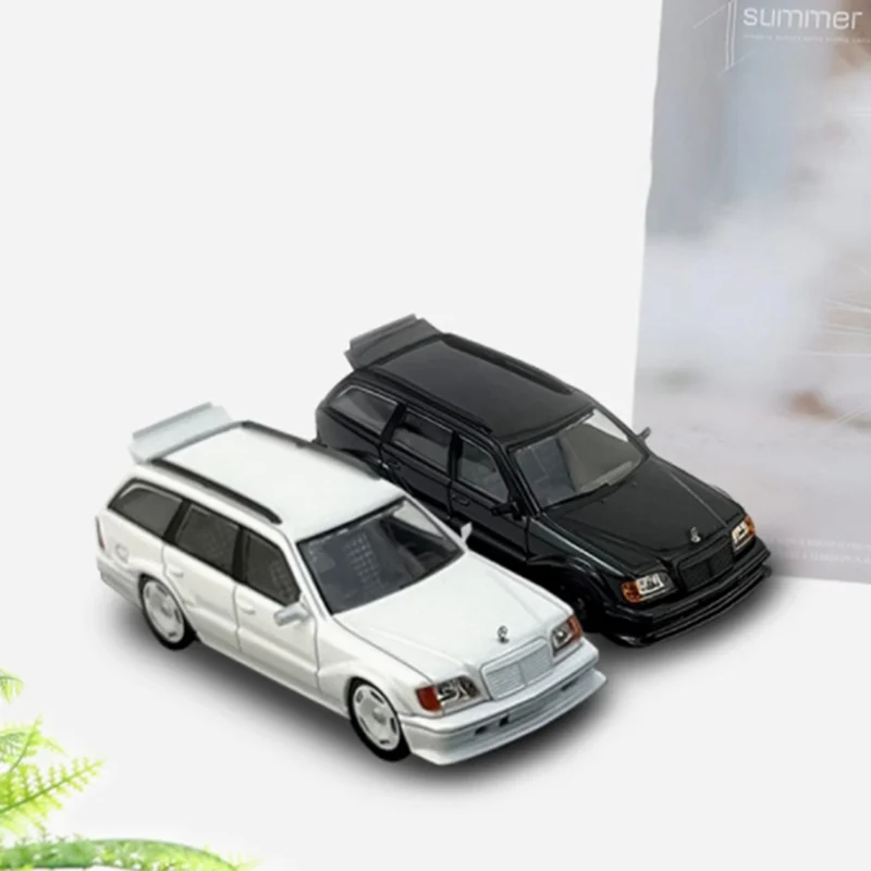 

1:64 Scale S124 Station Wagon HEC Exhibition Edition E-Class Simulation Alloy Car Model Display Collectible Toy Gift Souvenir