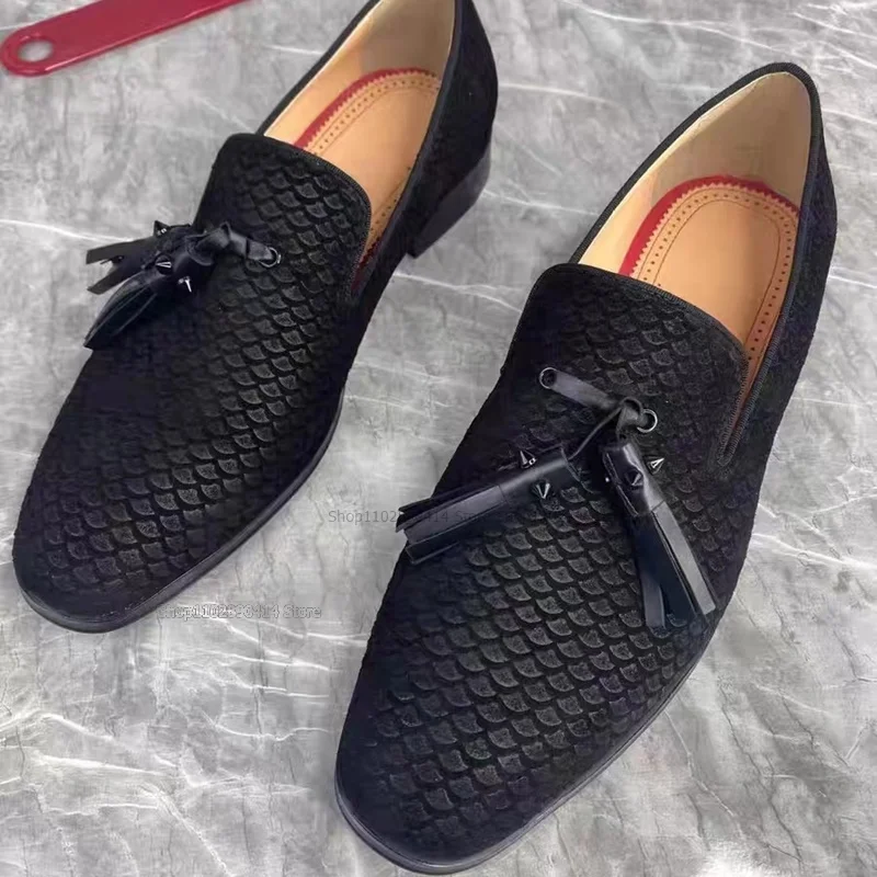 Black Figure of Fish Scale Tassels Decor Men's Loafers Fashionable Comfort Slip On Men Shoes Handcraft Low Top Men Casual Shoes