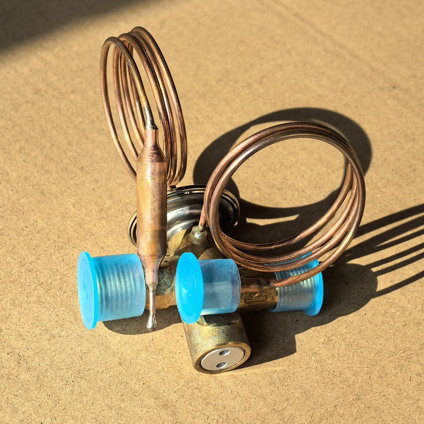 New A/C Electric Switch Expansion Valve For Bus Air Conditioner For Minibus Dongfeng EWB-35M001