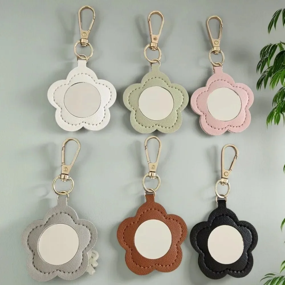 

New Mini Leather Backpack Hangings Keychain Portable Women Packet Makeup Mirror Keyring Cute Small Accessory Car Keyring Gift