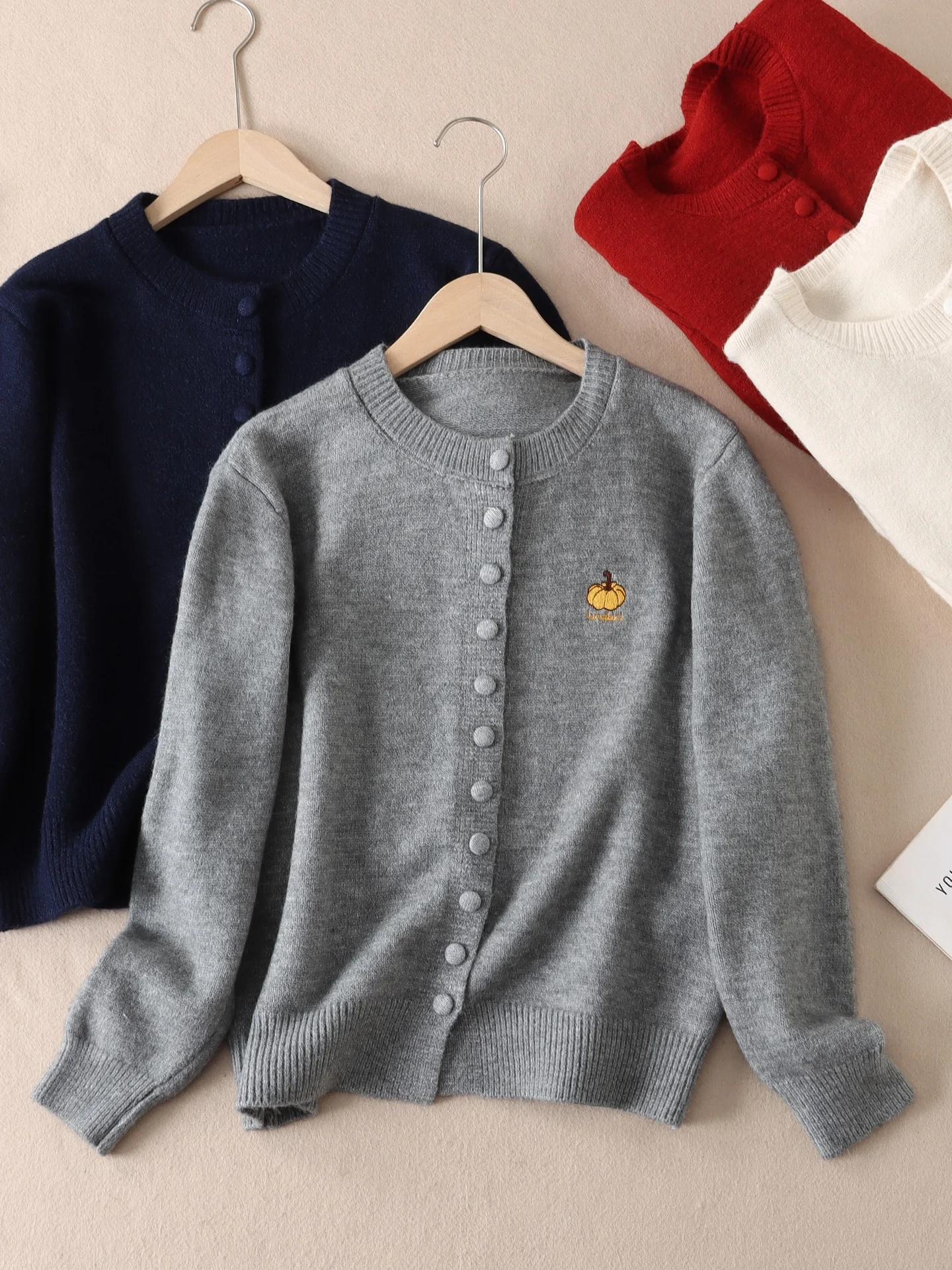 

Теплый вязаный свитер с вышивкой тыквы Ne, женский осенне-зимний утягивающий термоуниверсальный трикотаж