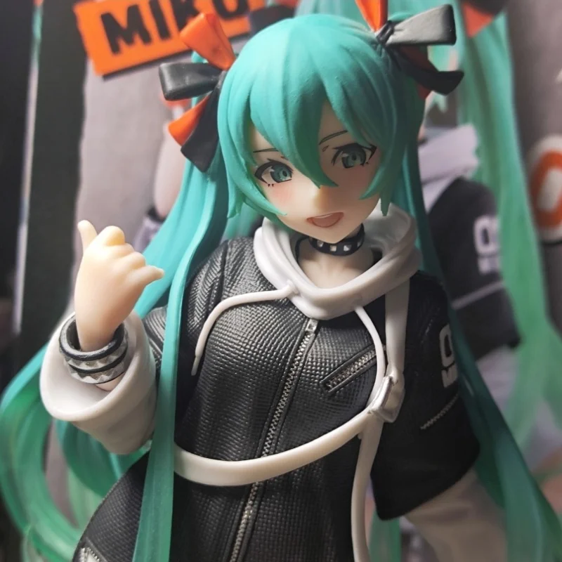 taito-figurine-de-renforcement-du-bureau-vocaloid-hatsune-ku-anime-punk-modele-de-decoration-jouets-cadeaux-de-noel-mode-originale-nouveau-2024