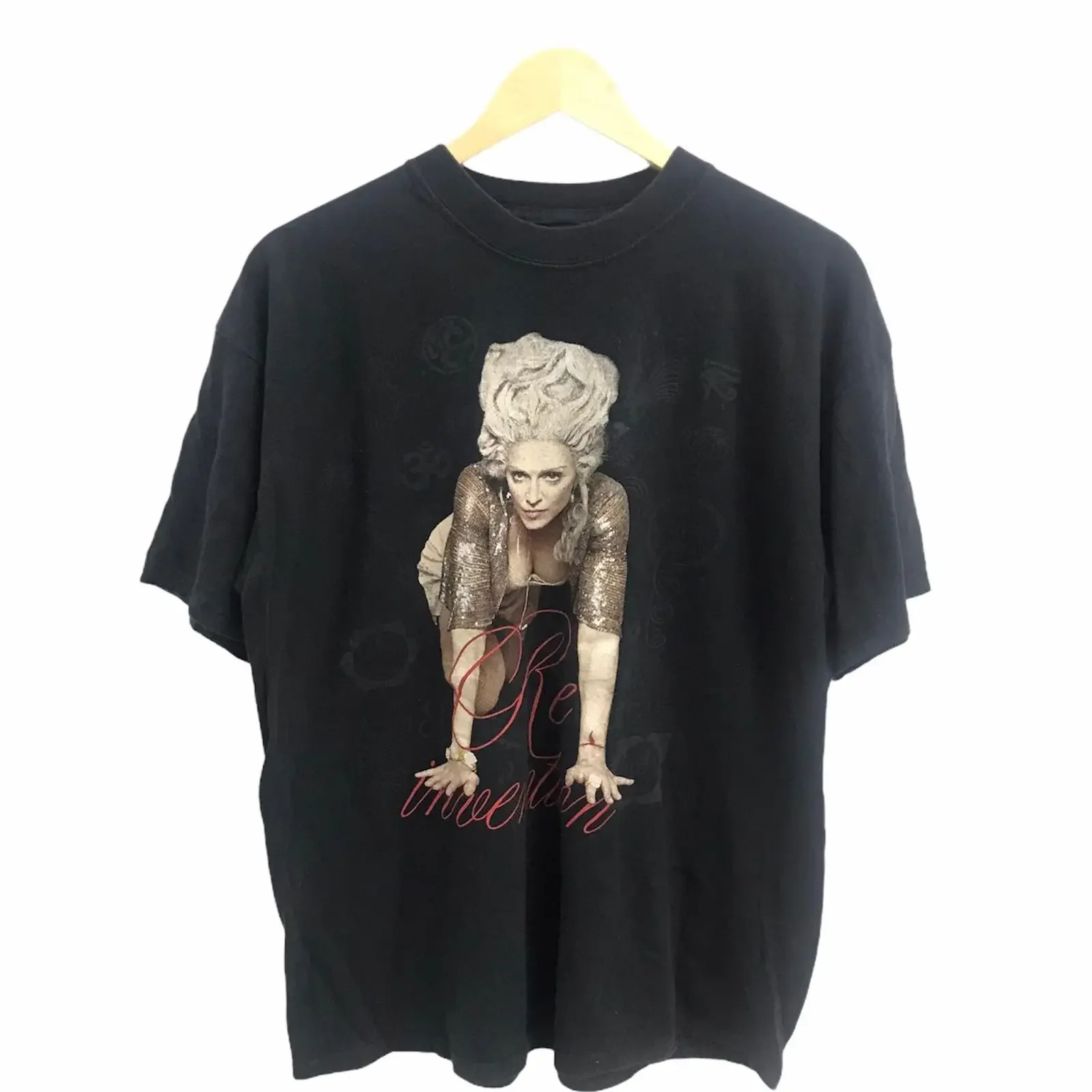 Vintage 2000s Madonna Reinvention World Tour SOLD OUT T Shirt Queen of Pop Size L vintage Washed Stylish Slightly Unisex