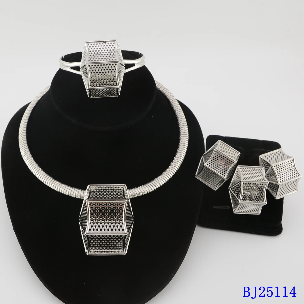 African Durable Iron Alloy 4pcs Jewelry Set Gold Plated Bridal Wedding Necklace Earrings Ring Bracelet