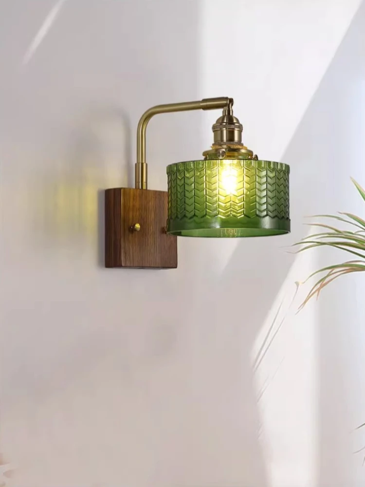 

Винтажный настенный светильник из зеленого стекла с LED-подсветкой, медный, E27, с выключателем, для спальни, прикроватный, в скандинавском стиле, для лофта, внутреннее освещение