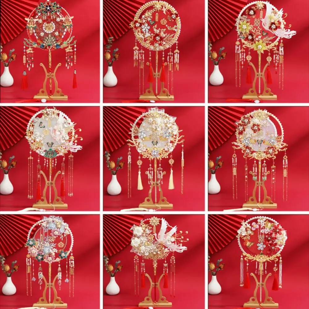 

Antique Style Bride Group Fan Handmade Long Handle Wedding Show Fan with Tassel Flower Desig Bride Hand Held Fan