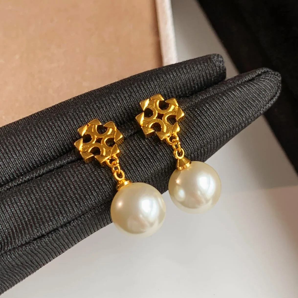 خمر اللؤلؤ الفرنسي الأذن الكفة شخصية الربط النمط الغربي القرط أنيقة اللؤلؤ مزين كليب على الأقراط