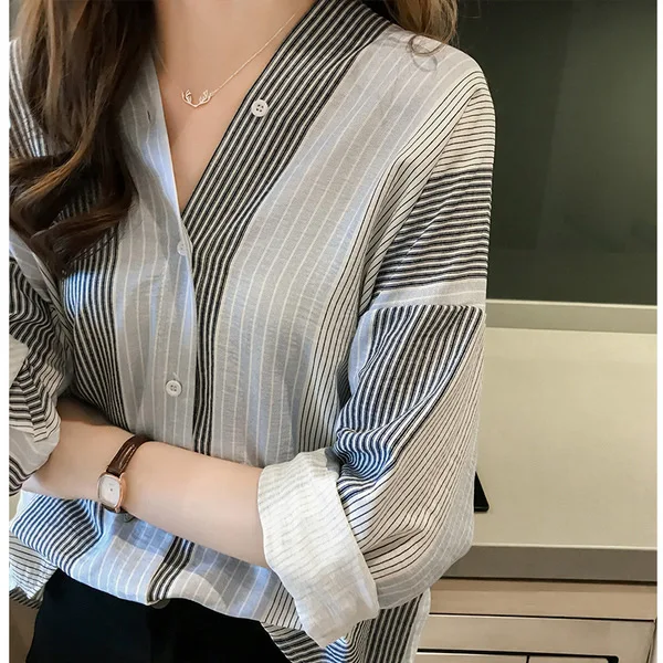 

Loose Women's Striped irt Long Sve V-Ne Top Korean Sle Base Layer Trendy Cotton Casual Faion Summer 2025