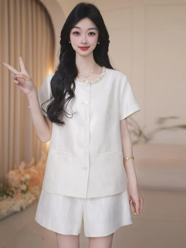 

Elegant Fashionable Women's Short Sleeve Two-Piece Set Summer 2026 Miniature Style Shirt And Shorts Outfit High-Quality round...