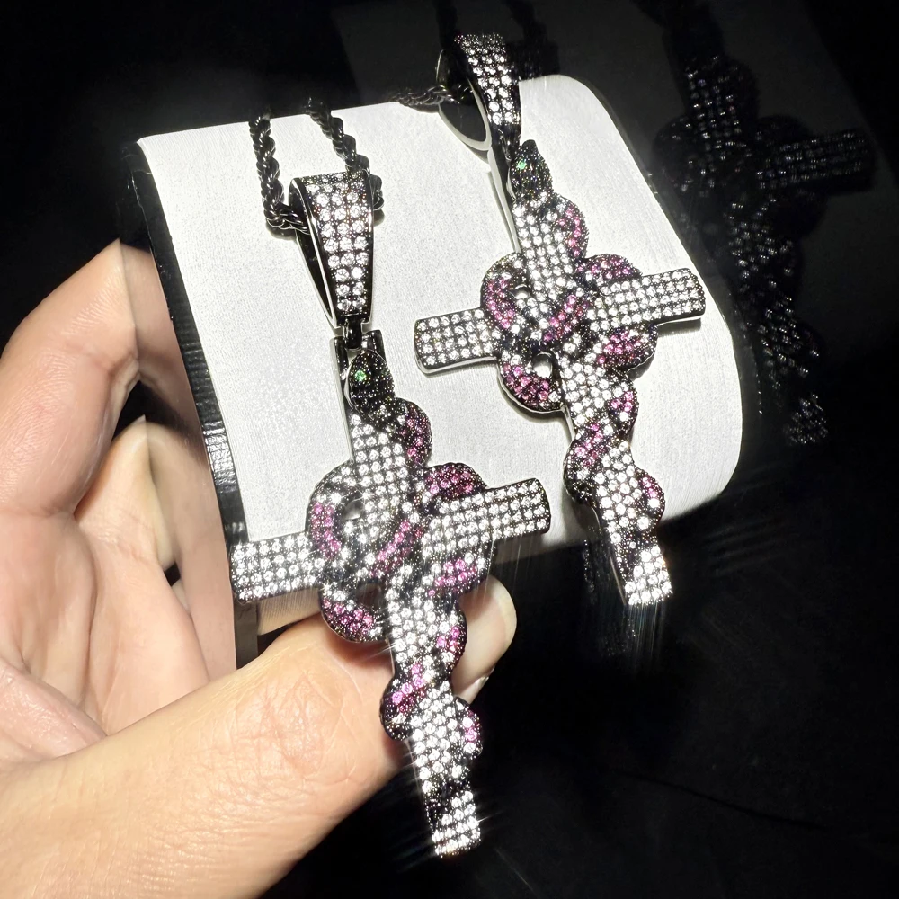 

Новый Iced Out змеиный крест кулон ожерелье черный цвет принеси фиолетовый кубический цирконий Шарм мужские ювелирные изделия в стиле хип-хоп