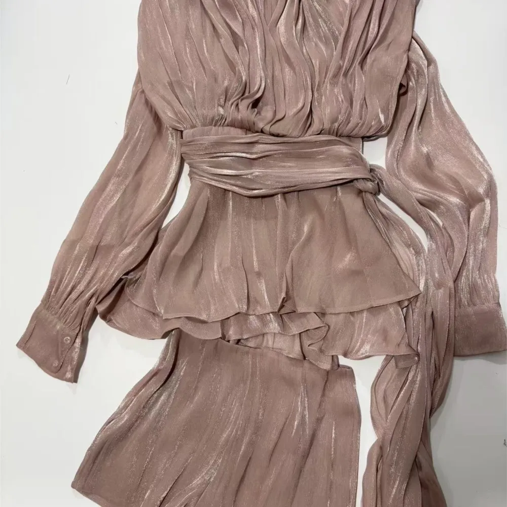 Komplet: Koszula w jednolitym kolorze, mini szorty, sukienka z dekoltem w serek, długim rękawem, łączona, sznurowana, odzież damska, nowy modny zestaw.