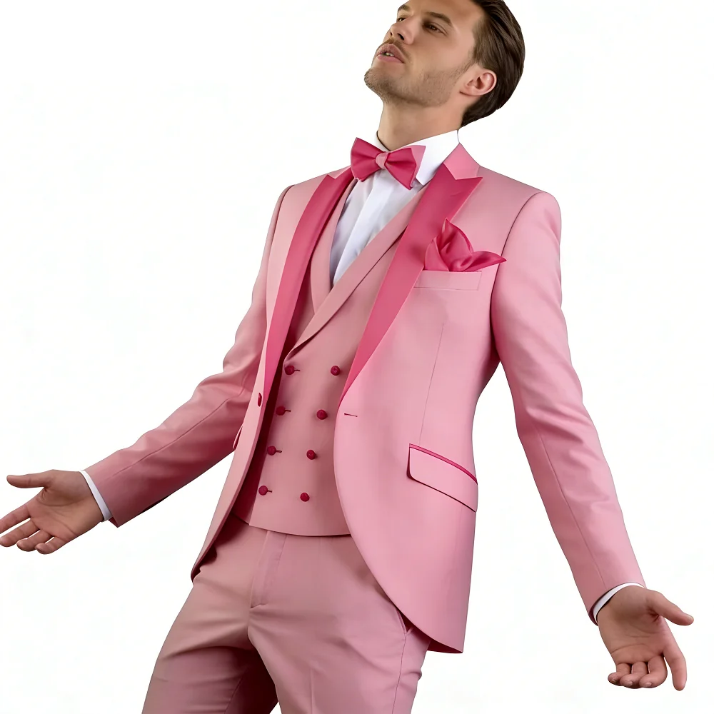 

Мужской костюм-тройка Terno Slim Fit: пиджак с лацканами-петлями, жилет и брюки-трубы, приталенный крой