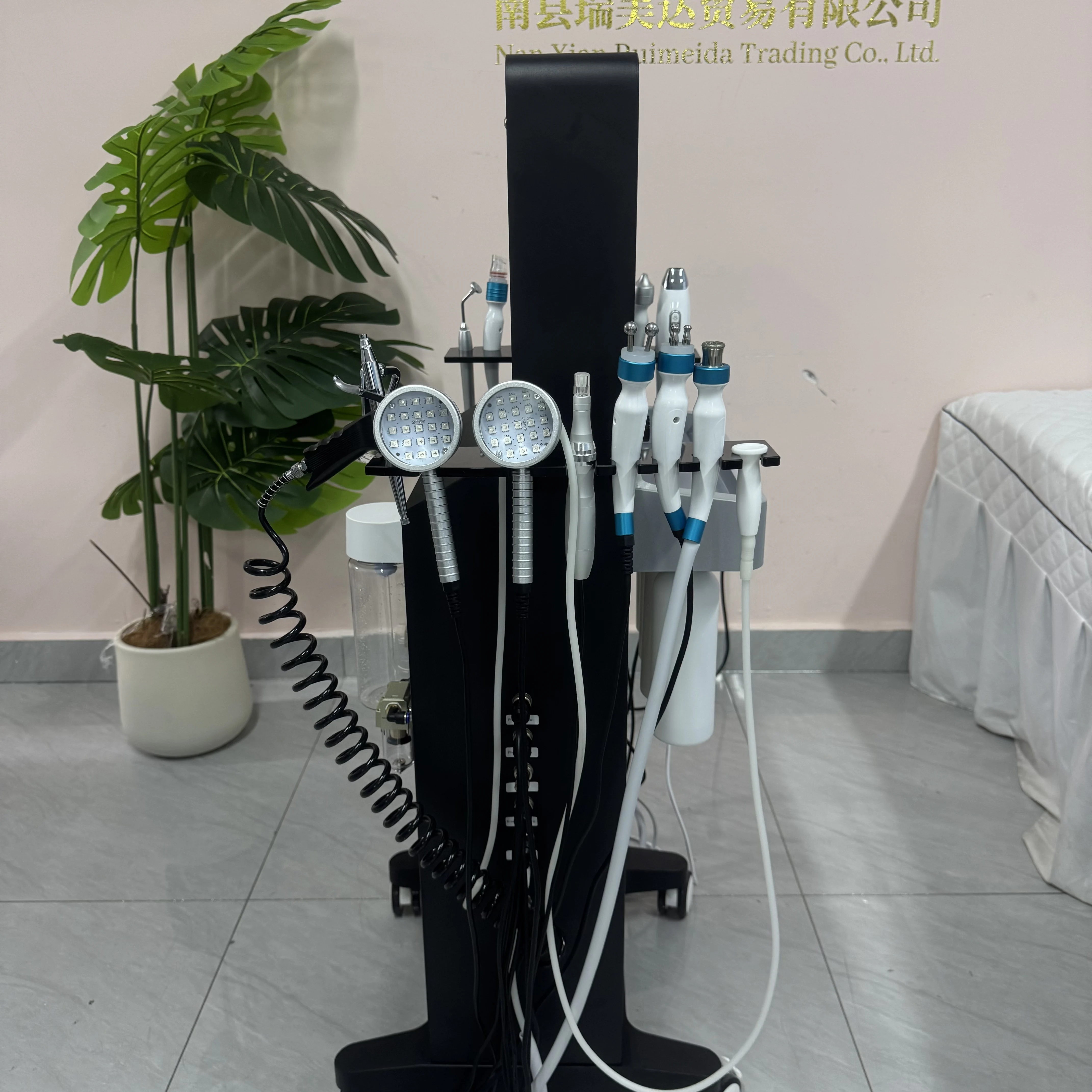 Latest 14-in-1 Bubble Oxygen Facial Beauty Device Factory Direct Sales Suitable for Personal & Commercial Use