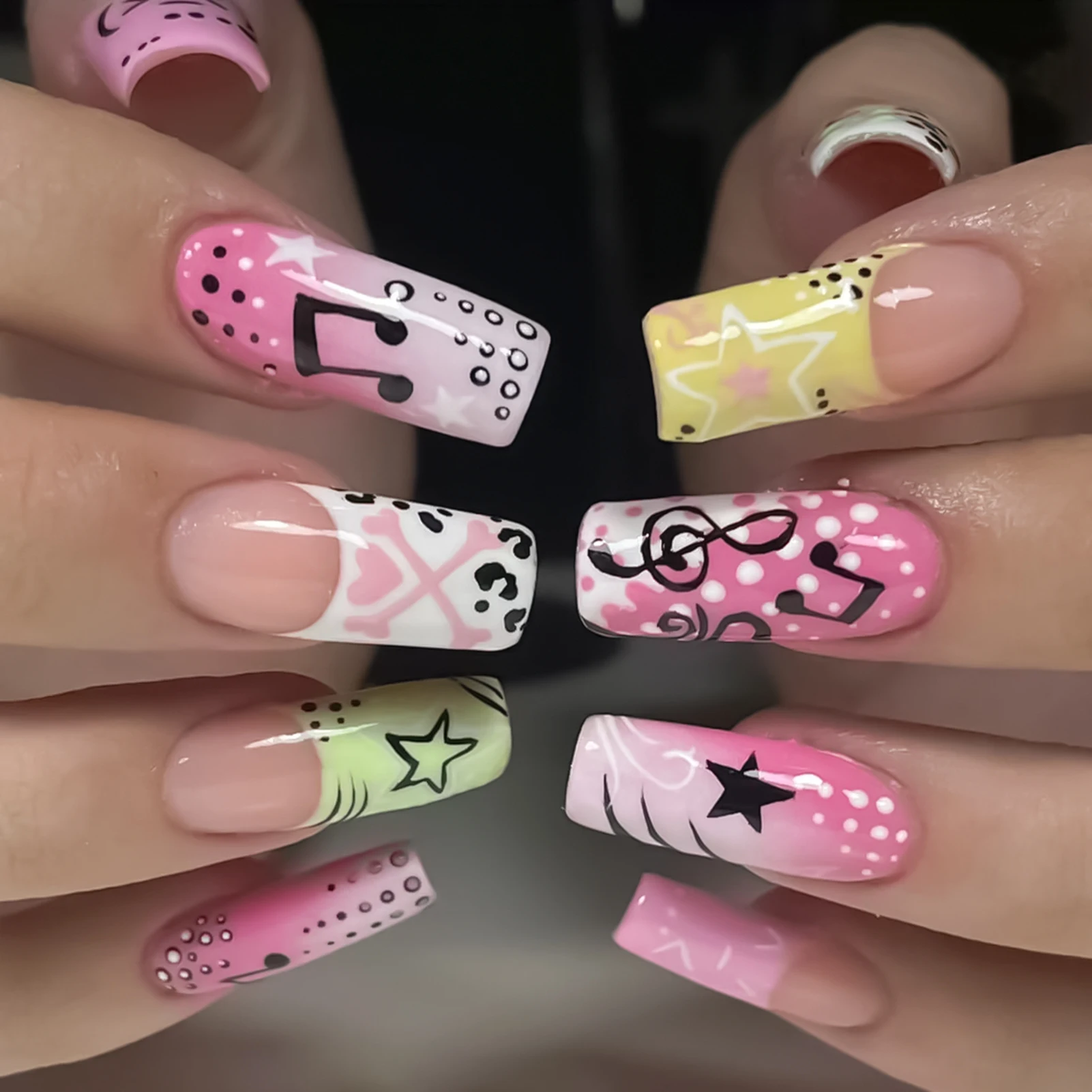 24pcs Musical Note Star Press On Nails Dynamic Square Fake Nails for Women Party Cosplay Manicure