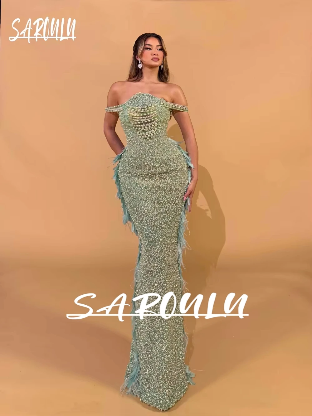 

Gorgeous Pearls Straight Evening Dress With Feathers Exclusive Cocktail Gown Customized Sophisticated Off Shoulder Prom Wear