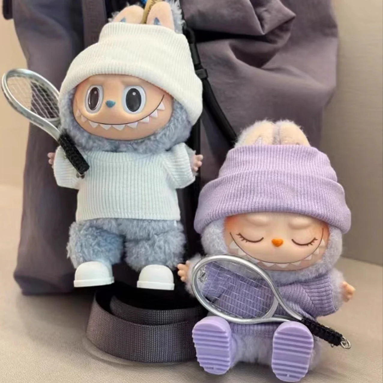 Per simpatici accessori per bambole coniglietto Labubu con vestiti lavorati a maglia Labubu Set sportivo da tennis Maglione per vestiti da collezione di giocattoli LABUBU