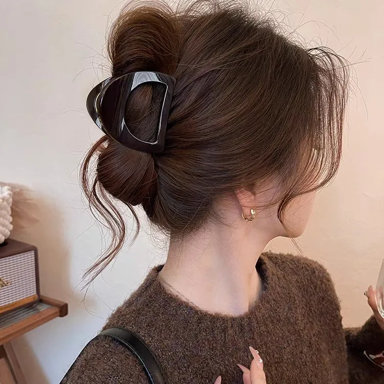 

Минималистичный зажим для волос в форме полумесяца — средняя заколка-заколка для женщин