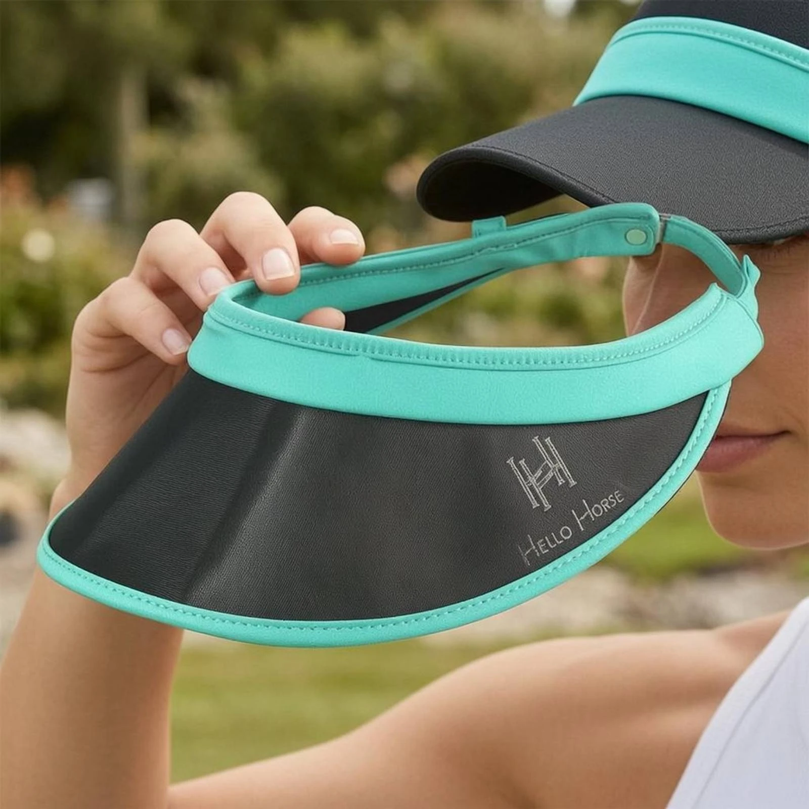 visiera-per-casco-da-equitazione-nera-opaca-leggera-e-facile-da-installare-per-cavalieri