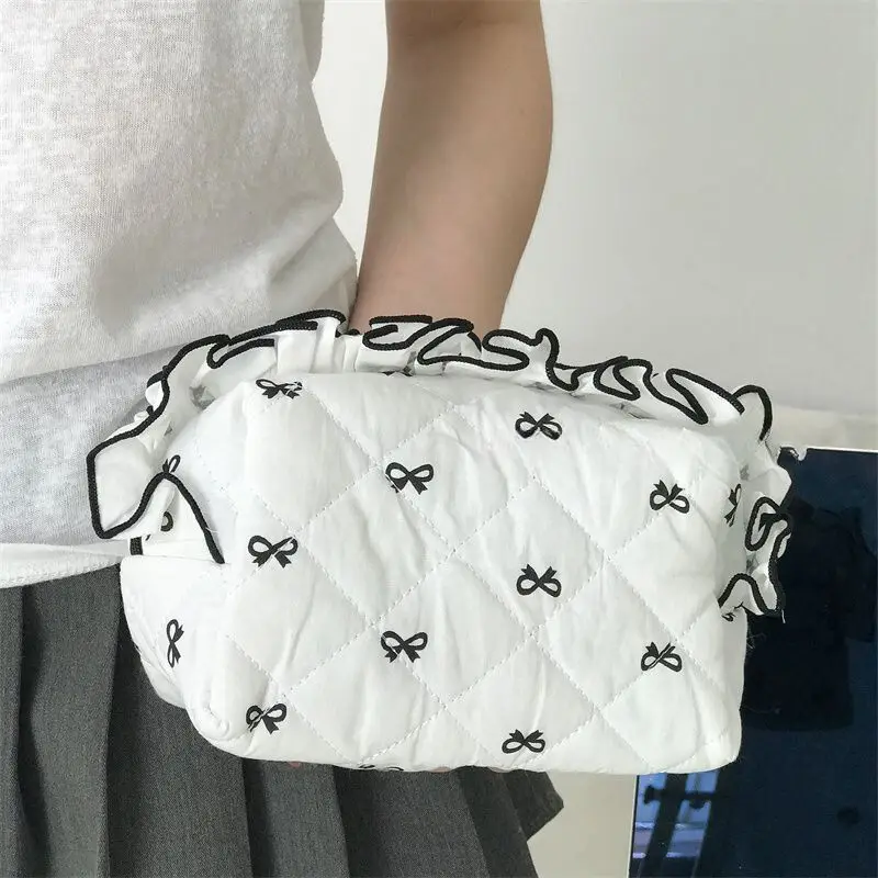 New Fashion Women Lace Makeup Zipper Bag Cute Bowknot Portable Lipstick Makeup Handbag Pouch Female Lingge Mini Clutch Bag